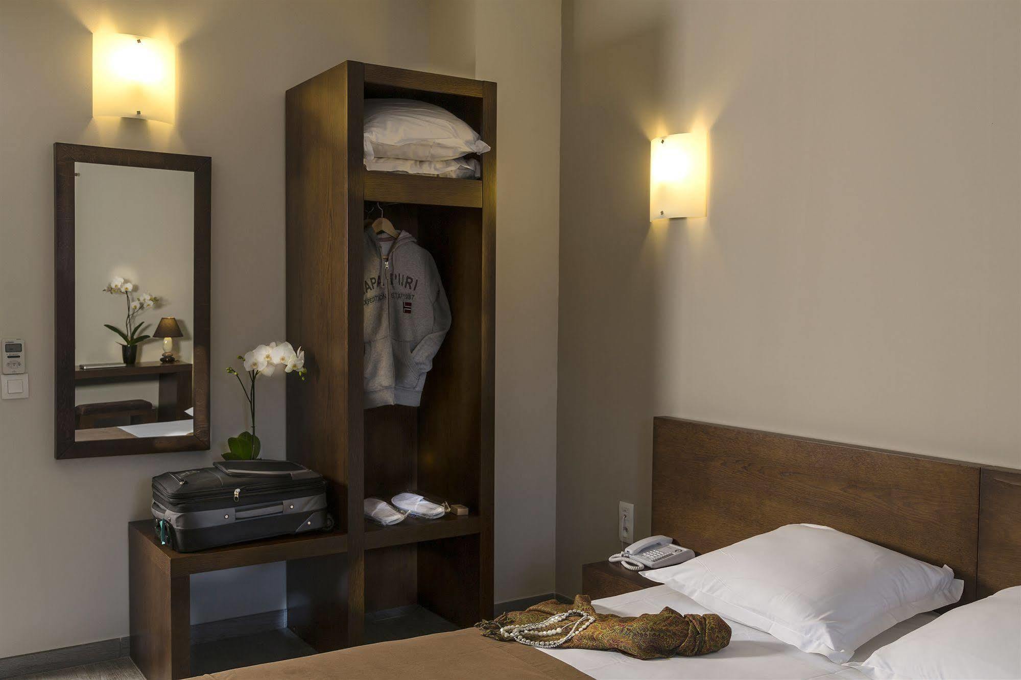 Le Ya'Tis Hotel แซงต์โรรองต์เดส์อาเบรอส์ ภายนอก รูปภาพ